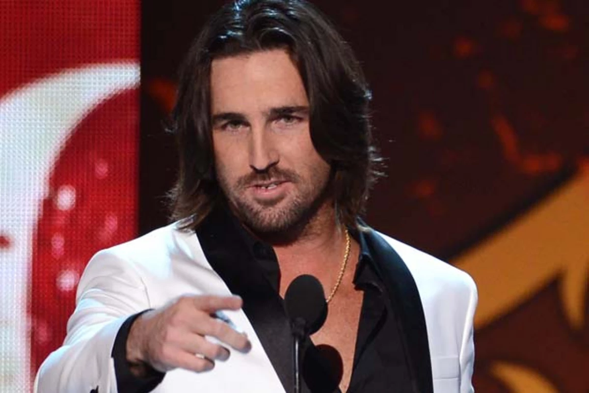 jake owen visits sick father hospital jake owen visits sick father hospital