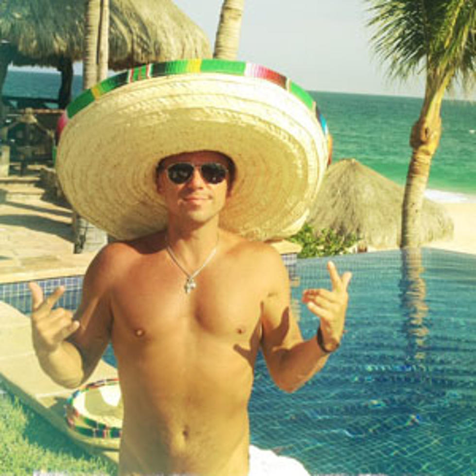 Kenny Chesney Shirtless