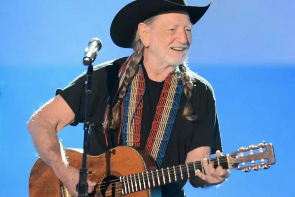 Willie Nelson Records Strangest Duet Ever In 1984 [VIDEO]