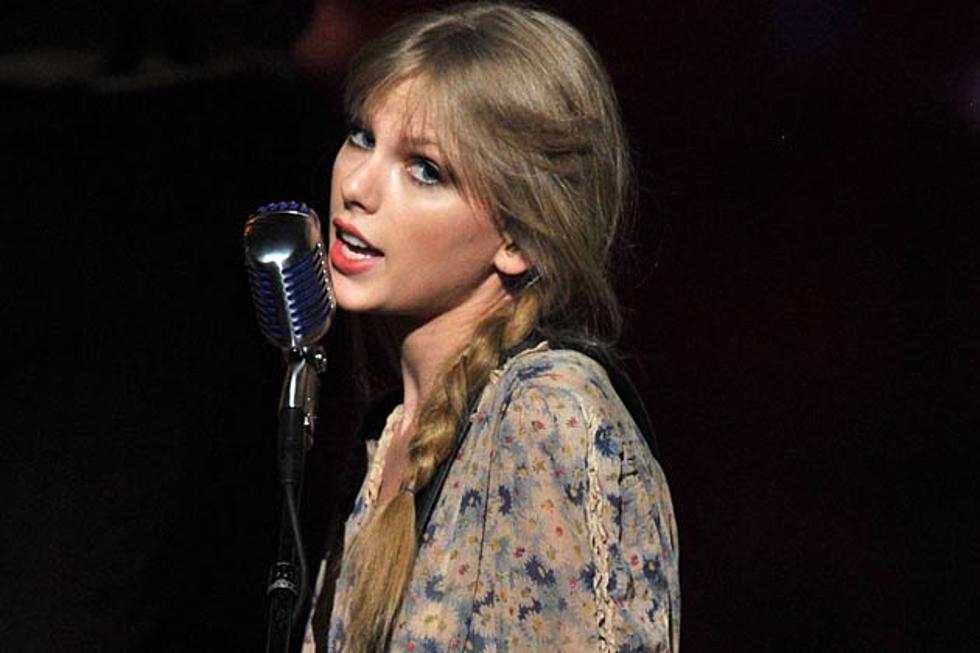 Taylor Swift to Open the 2013 Grammys