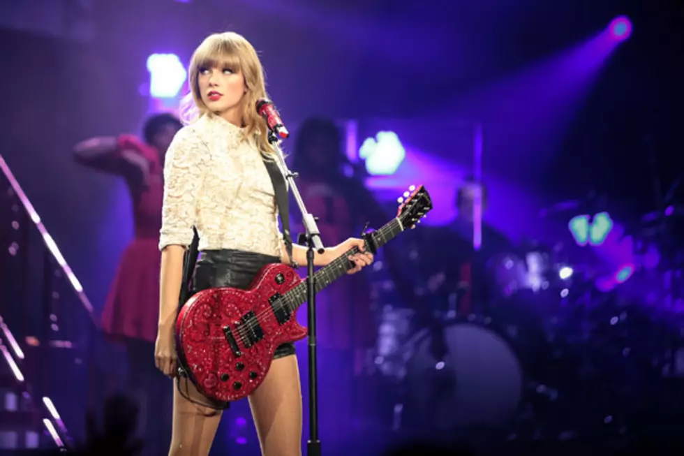 Taylor Swift Kicks Off Red Tour in Omaha [Photos, Video]