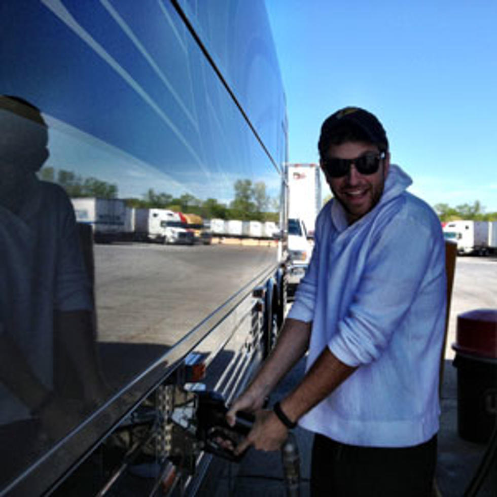 It&#8217;s Gas and Go for Brett Eldredge &#8211; Red Tour Photo Blog