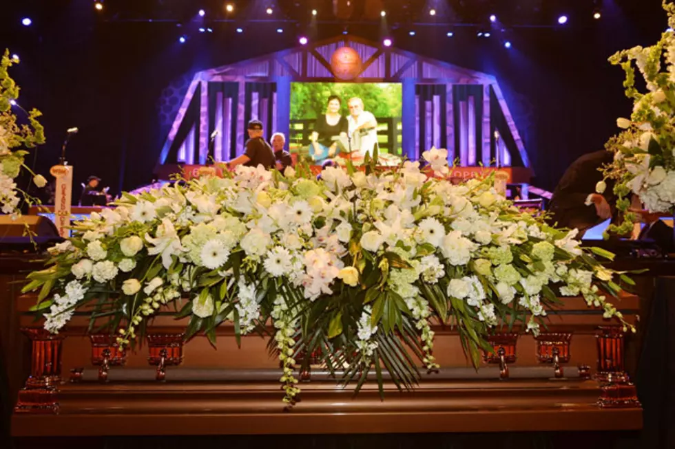 Family, Friends and Fans Come Together for George Jones&#8217; Funeral &#8211; Pictures