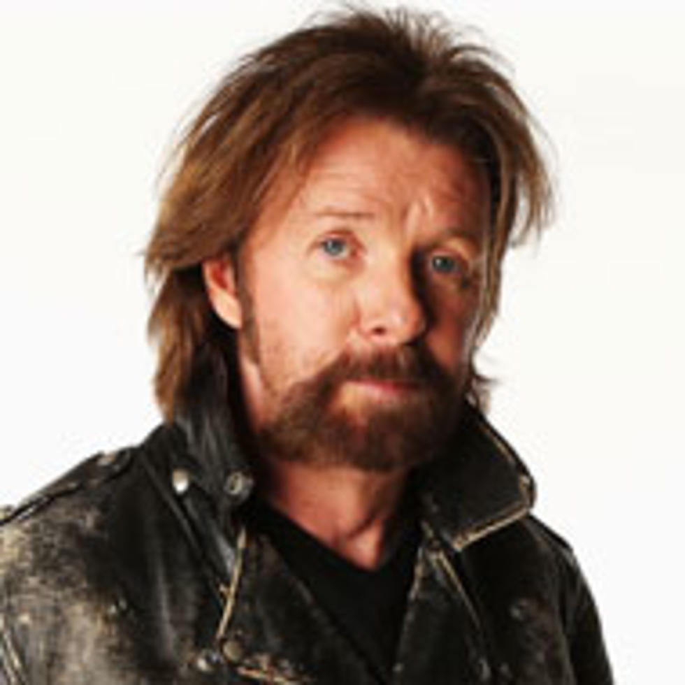 Ronnie Dunn Covers Ariana Grande on His New Album