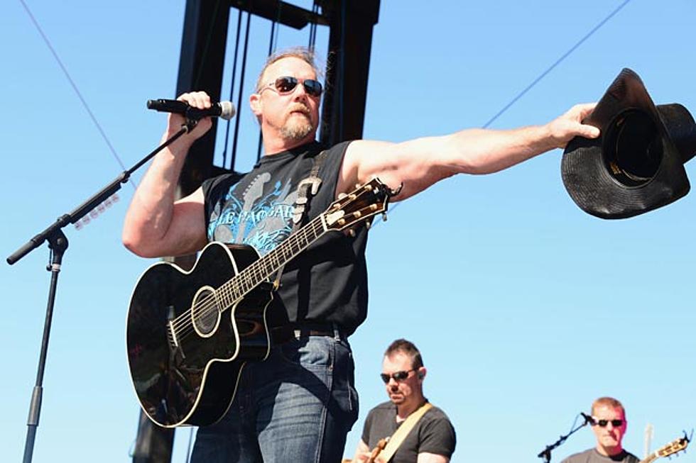 Trace Adkins Is Open for Summer at Coke-Sponsored Charlotte Show – Pictures