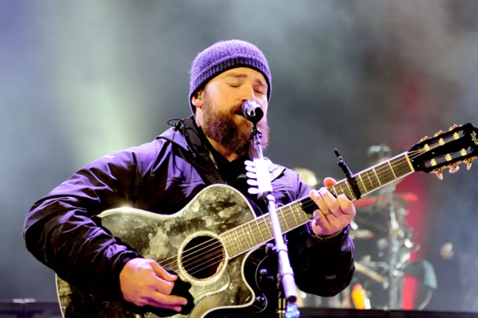 Zac Brown Band Brave Cold and Rain to Entertain Fans at Red Rocks &#8211; Exclusive Pictures