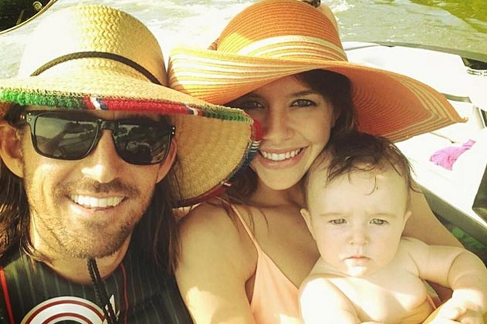 Jake Owen’s Phone Is Full of Photos of His Daughter