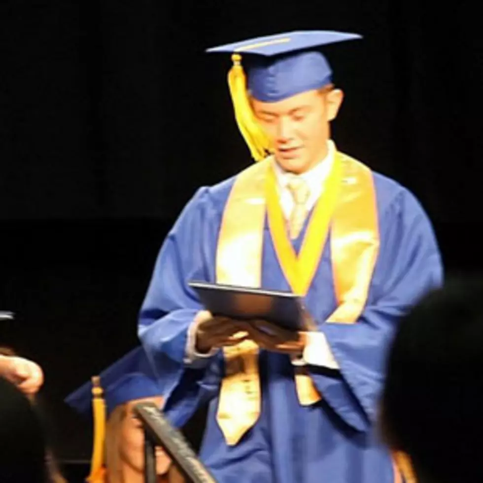 Scotty McCreery&#8217;s Graduation Picture