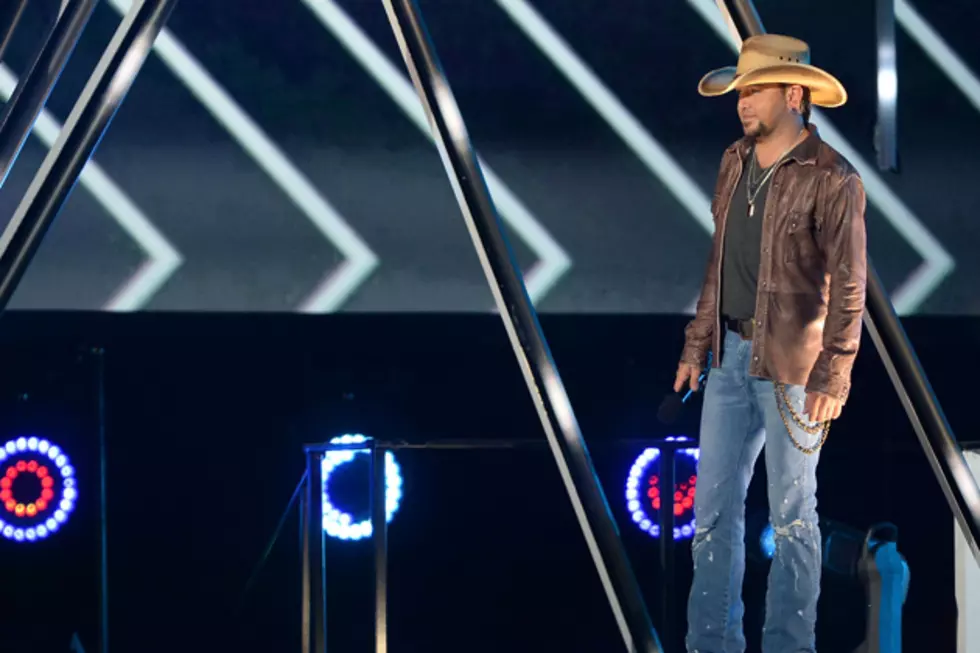 Jason Aldean Introduces &#8216;Night Train&#8217; at the 2013 CMT Music Awards