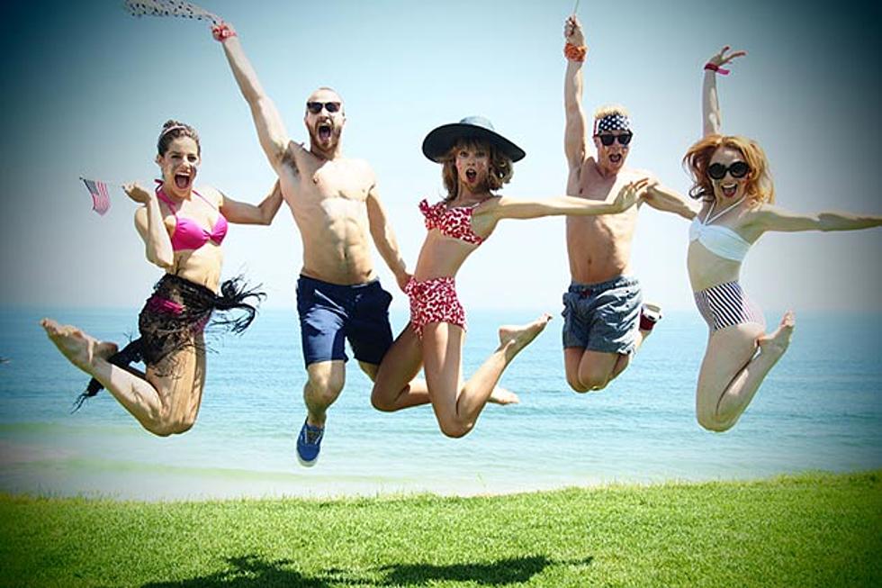 Taylor Swift and Red Tourmates Celebrate July 4 in Style