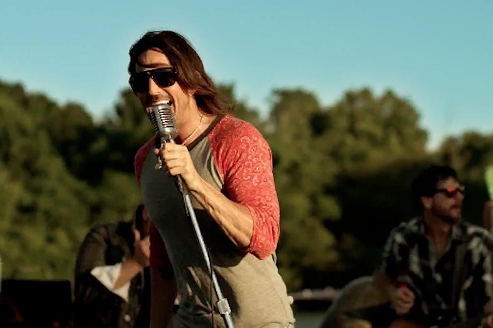 Jake Owen Previewing ‘Days of Gold’ Video During College Football Game