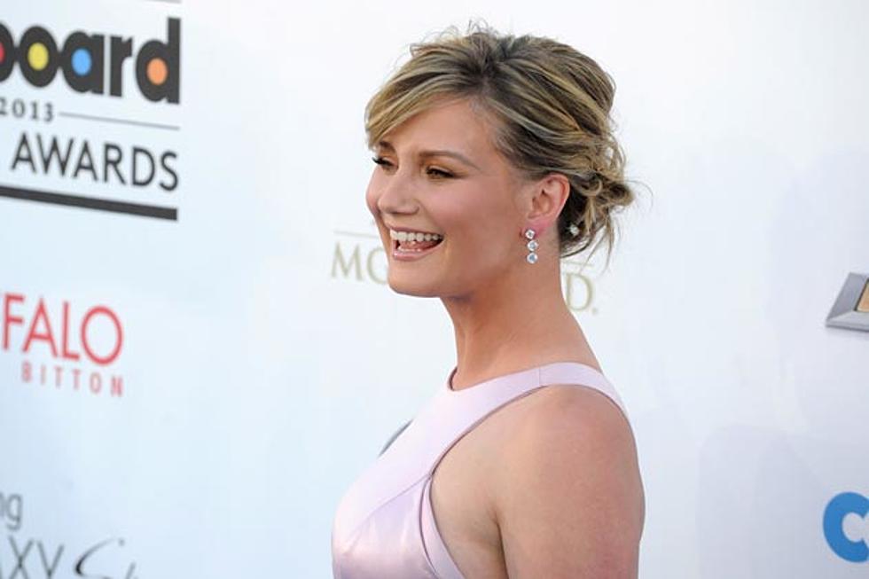 Jennifer Nettles Shares Snippet of ‘That Girl’ Solo Single