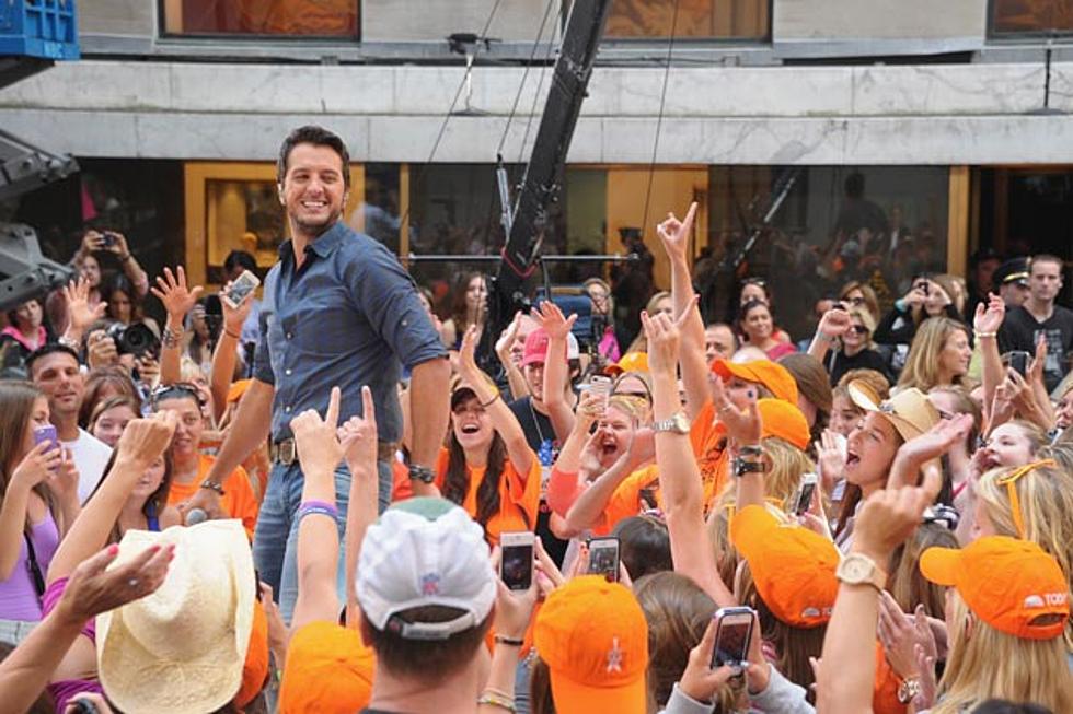 Luke Bryan Crashes ‘TODAY’ Show Party, Performs ‘That’s My Kind of Night’