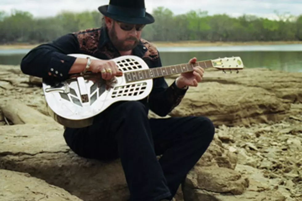 Hank Williams, Jr. (Feat. Merle Haggard), ‘I Think I’ll Just Stay Here and Drink’ [Listen]