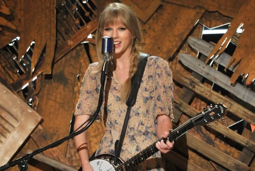 Taylor Swift&#8217;s 2012 Grammys Dress Up for Auction