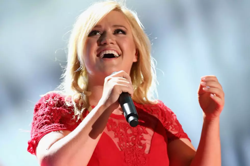 Kelly Clarkson’s Adorable Baby Girl Glams It Up for Her First Country Show