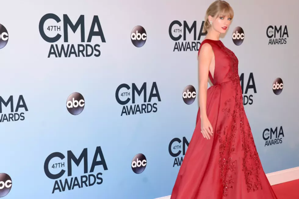 Taylor Swift Thanks Country Music&#8217;s Elite When Accepting Pinnacle Award at 2013 CMA Awards