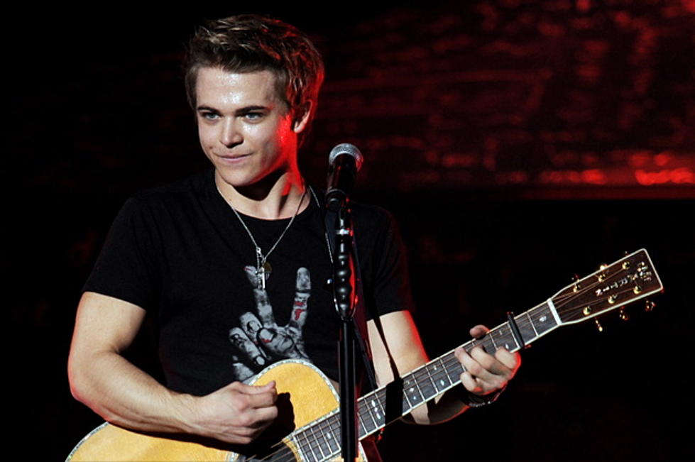 Hunter Hayes Lets It Snow on 2013 ‘CMA Country Christmas’ Special