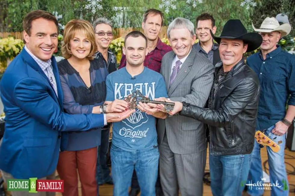 Lakes Jam Artist Clay Walker Awards Mortgage-Free Home to Purple Heart War Hero