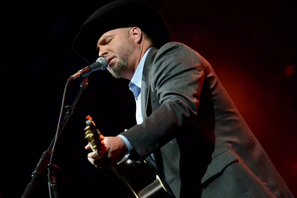 Want to Follow Garth Brooks on Twitter?