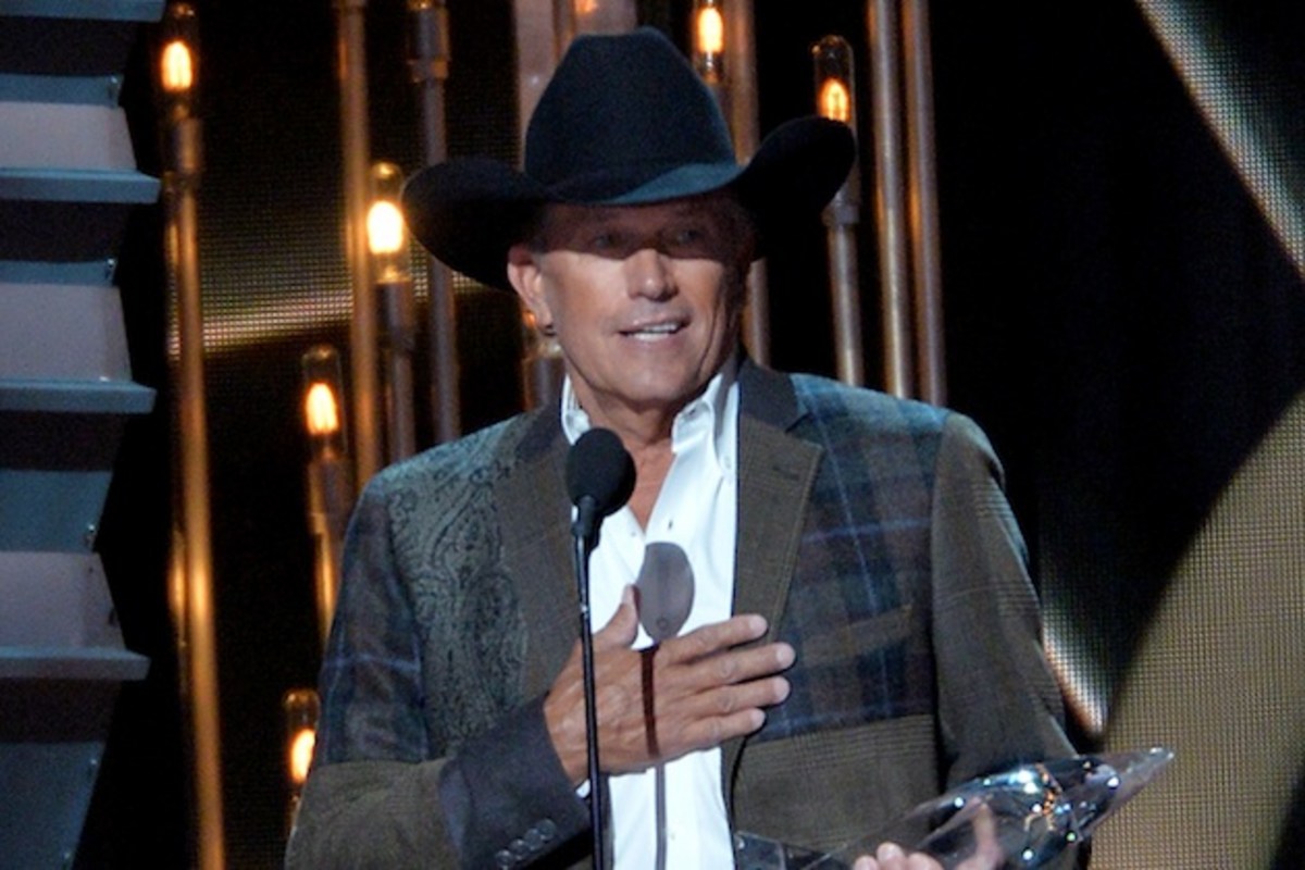 George Strait Recalls His Fondest Boyhood Christmas Memories
