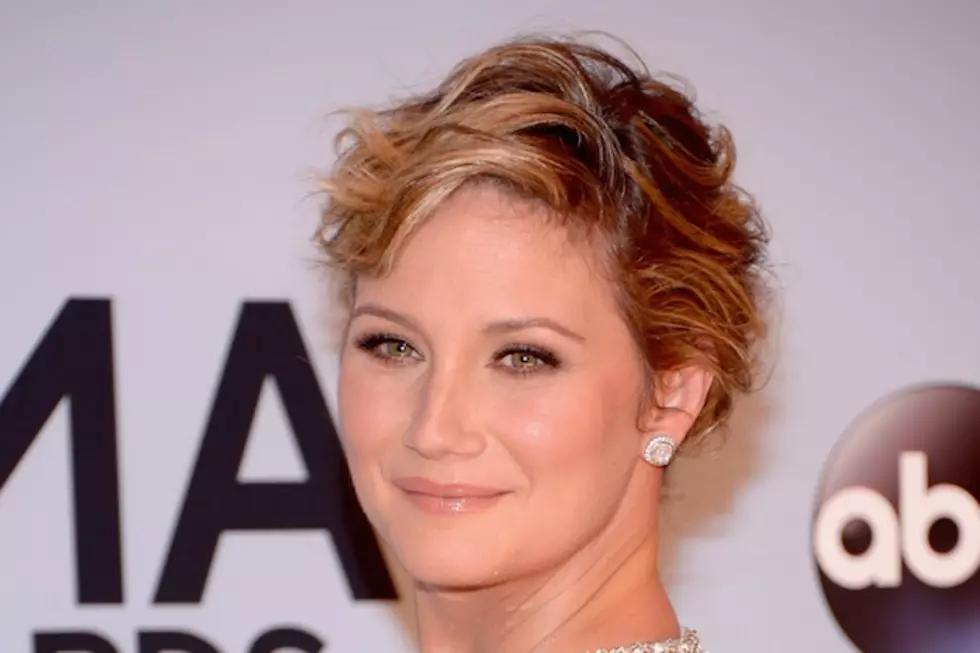 Jennifer Nettles Admits She’s Behind on Christmas, Looking Forward to New Years