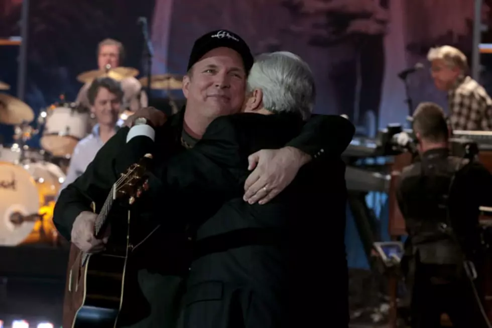 Garth Brooks Helps Jay Leno Say Goodbye to ’The Tonight Show’ [Watch]