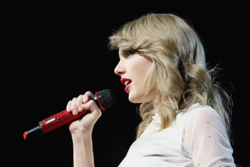 Taylor Swift Visits Little Boy in Children’s Hospital, Plays Him Private Concert [Watch]