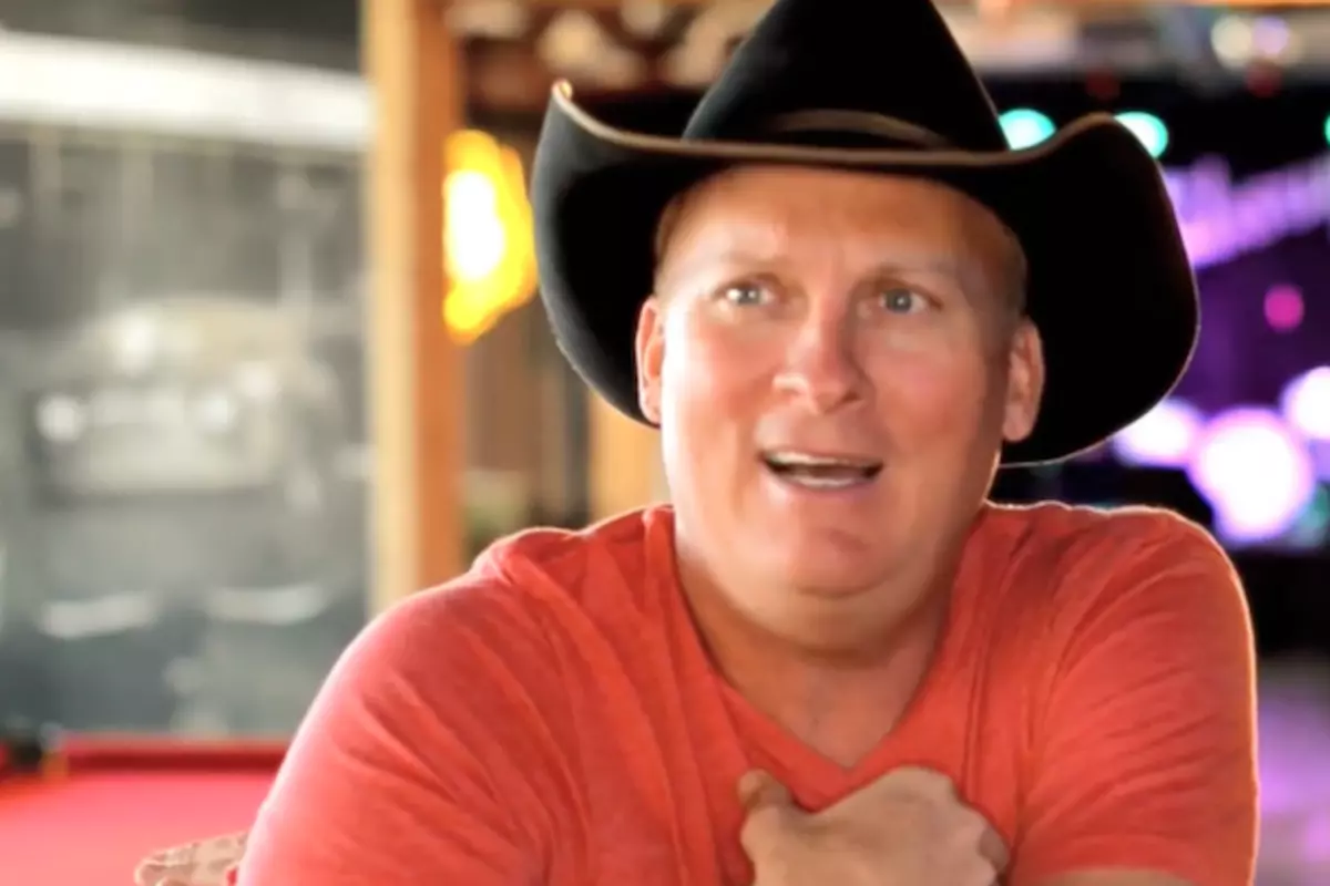 Exclusive: Kevin Fowler’s ‘The Girls I Go With’ From ‘How Country Are
