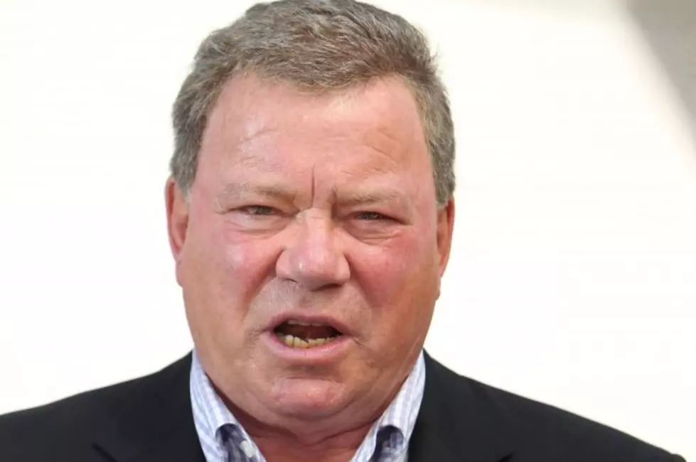 William Shatner &#8216;Sings&#8217; Luke Bryan&#8217;s &#8216;Country Girl (Shake It for Me)&#8217;