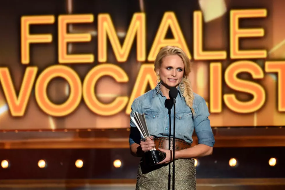 Miranda Lambert Accepts 2014 ACM Female Vocalist of the Year for Friend