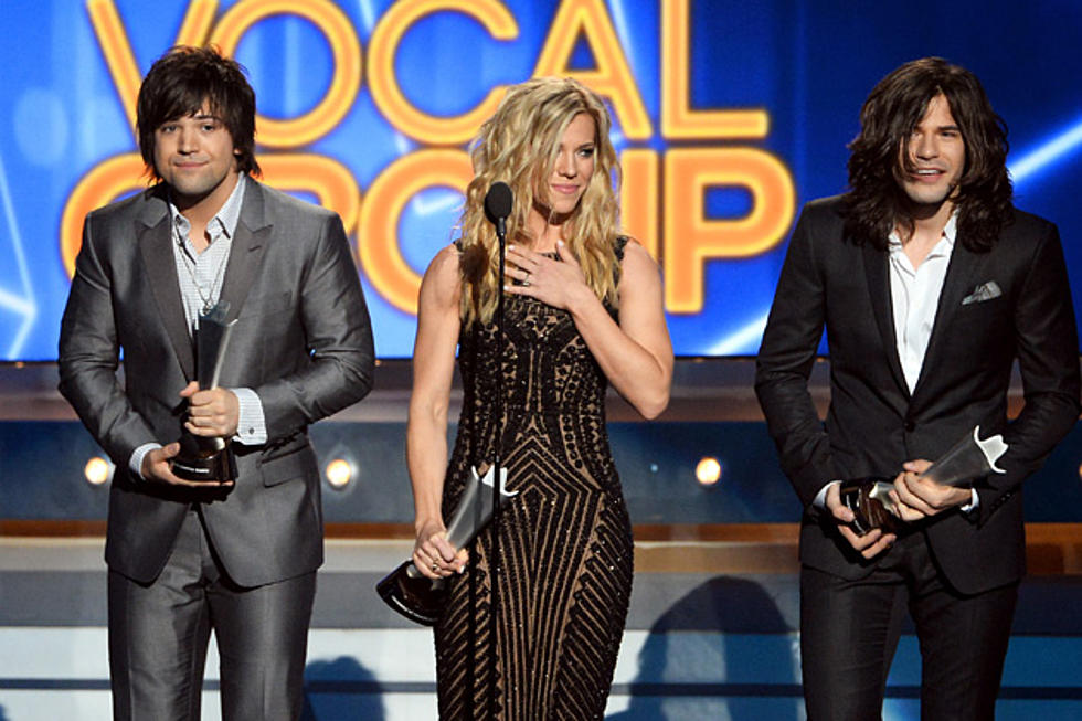 The Band Perry Takes &#8216;Vocal Group of the Year&#8217; at 2014 ACM Awards