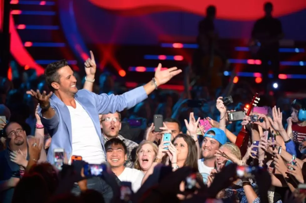 Luke Bryan Talks About Being Goosed at the CMT Awards