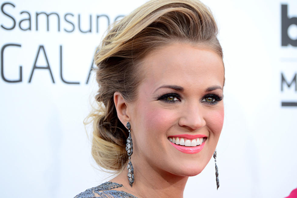 Carrie Underwood Shows Off Baby Bump