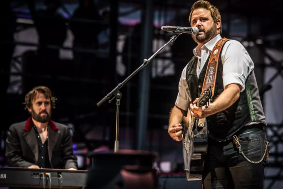 Randy Houser Goes Acoustic at ToC Fest After Bus Breaks Down