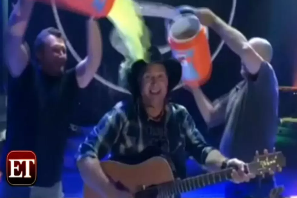 Legends George Strait, Garth Brooks Take on the Ice Bucket Challenge [Watch]