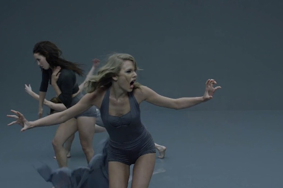 Taylor Swift Takes on Modern in 'Shake It Off' Outtakes