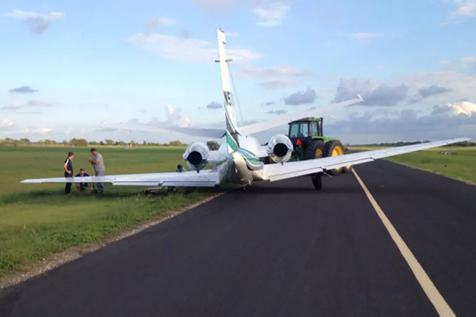 Aaron Lewis Safe After Plane Goes Off Runway