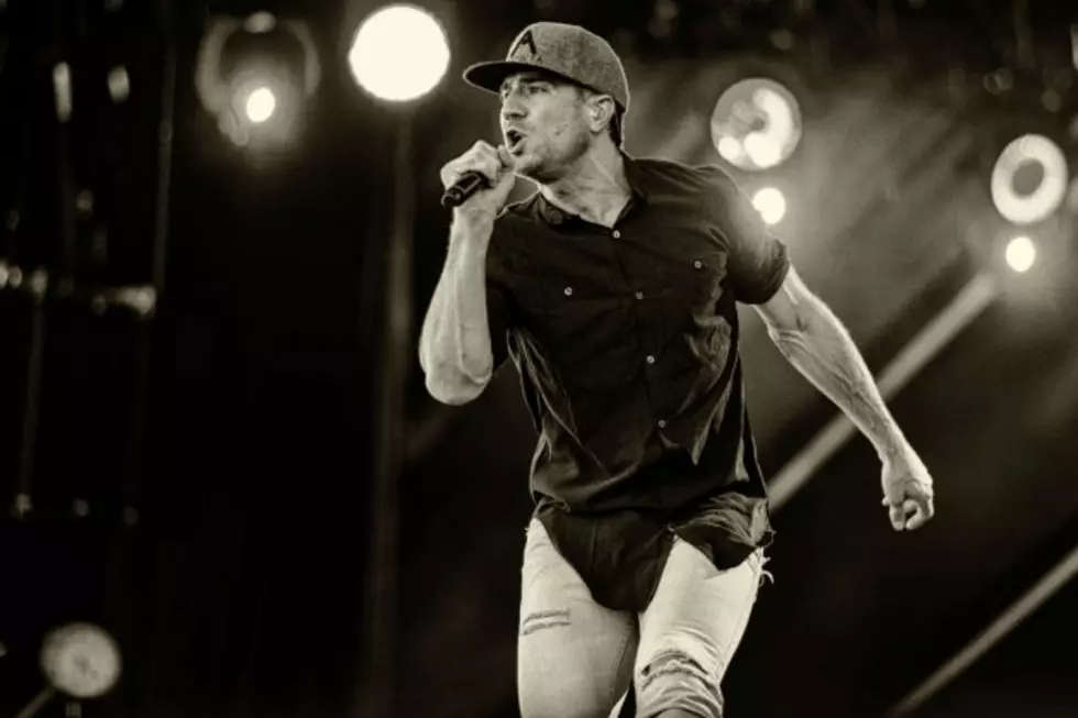 Sam Hunt Dishes on Zorro Costume, &#8216;Montevallo&#8217; and Taking Photos with Fans