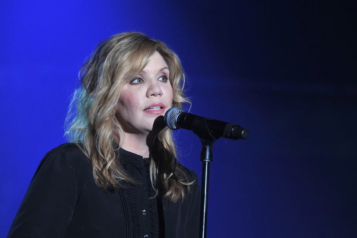 A woman who's accused of posing as Alison Krauss in order to scam ...