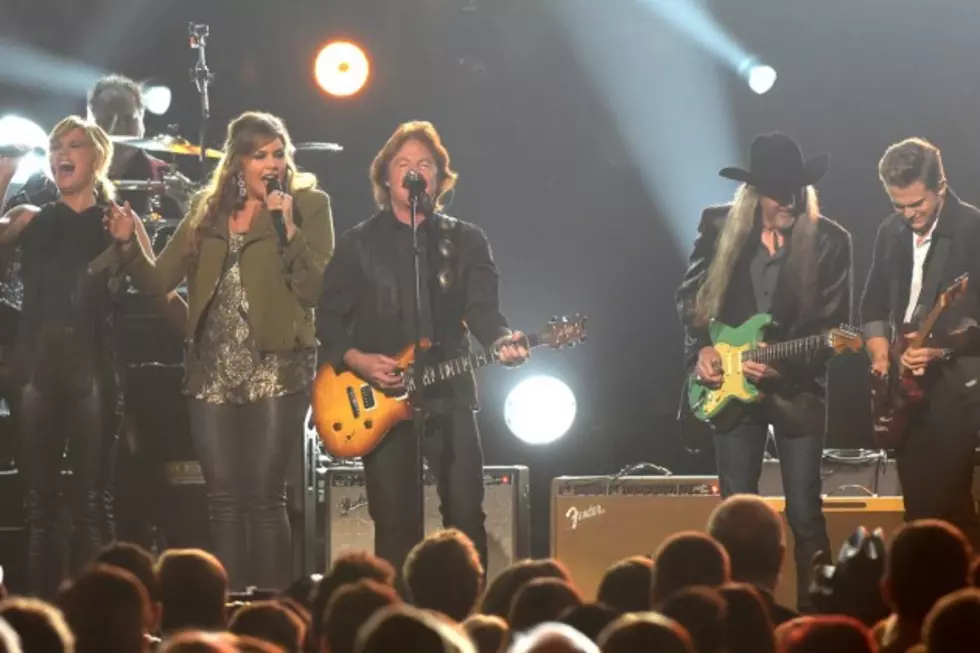 Doobie Brothers Close Out 2014 CMAs with Star-Studded Performances [VIDEO]