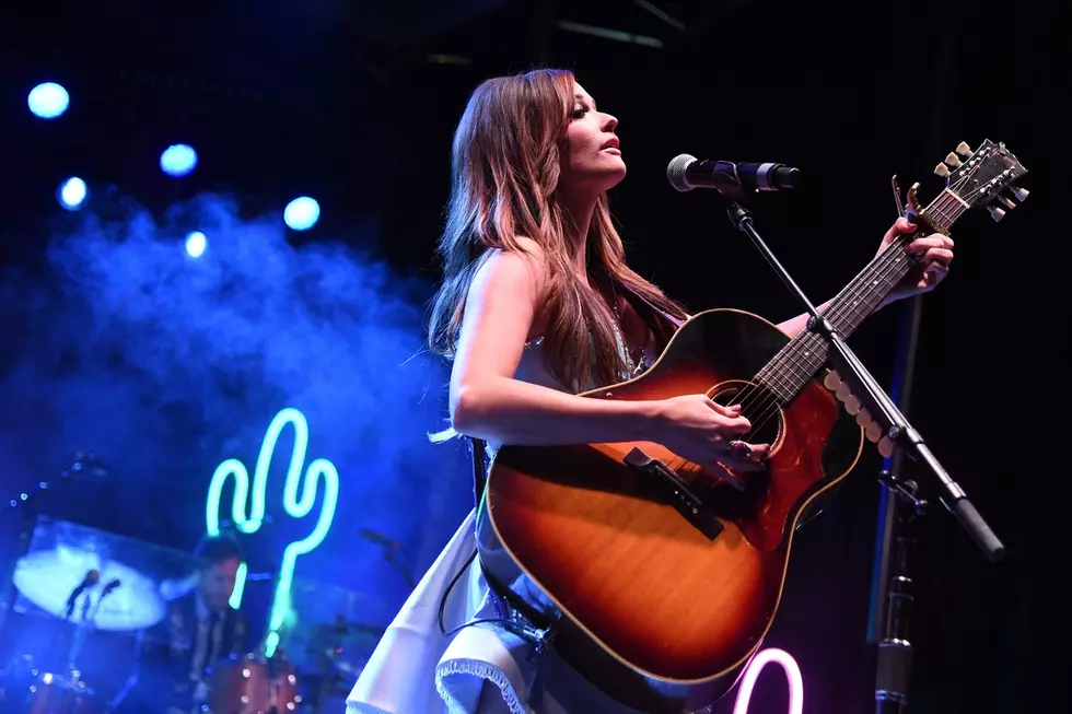 Kacey Musgraves Sings Patsy Cline, Gets Emotional With Robin Roberts [Watch]