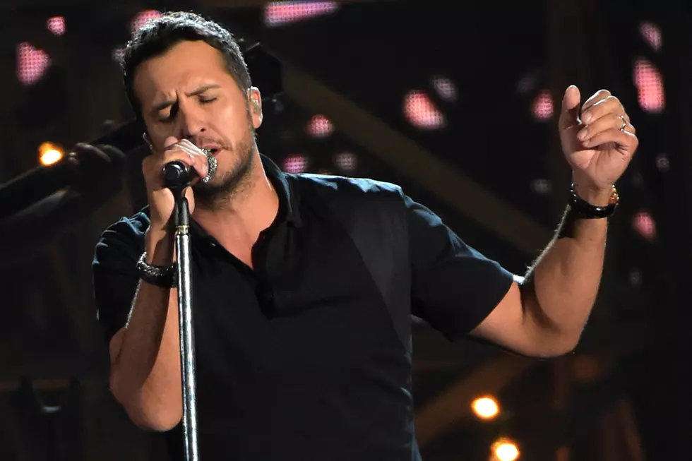Luke Bryan Wins Entertainer of the Year at the 2014 CMA Awards
