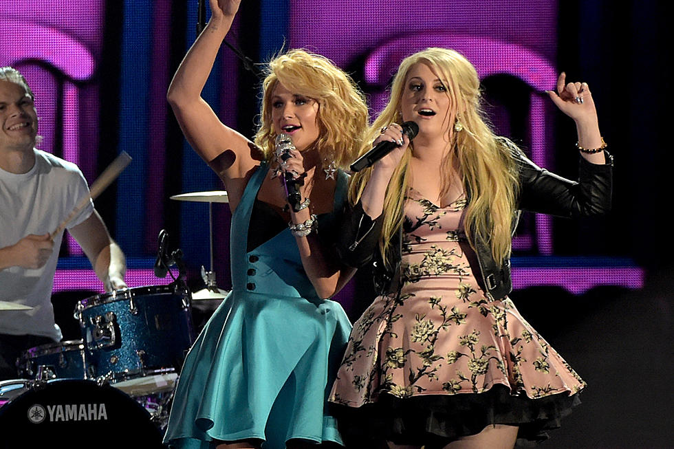 Miranda Lambert + Meghan Trainor Pair Up at 2014 CMA Awards for ‘All About That Bass’