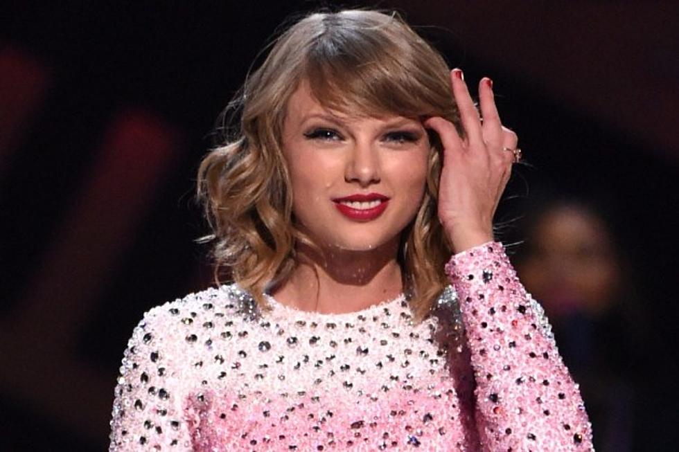 Taylor Swift Cracks Down on Bootleg Merchandise