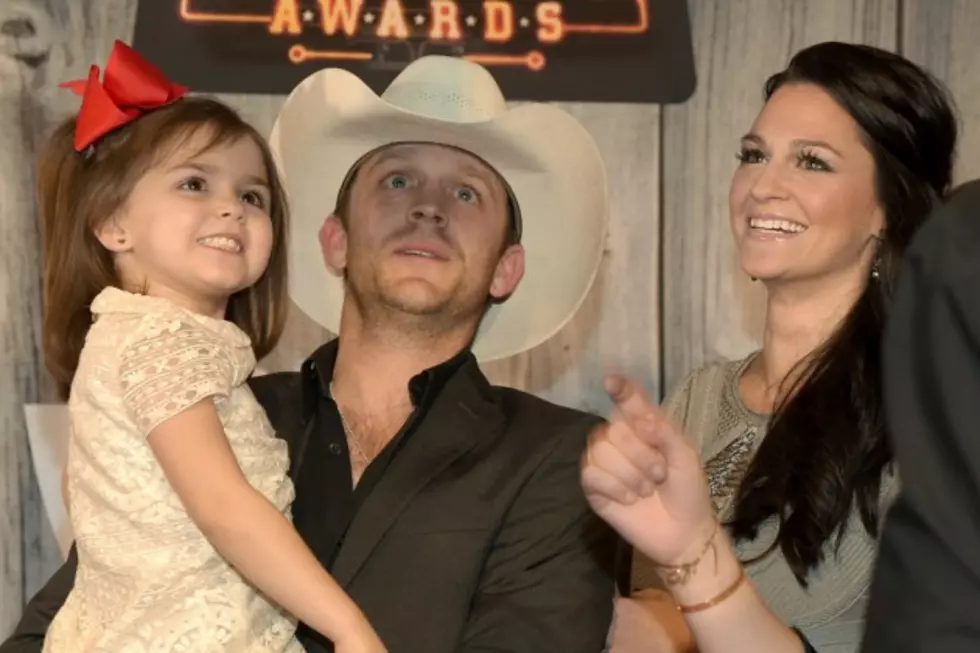 Justin Moore Admits He&#8217;ll Spoil His Girls This Christmas