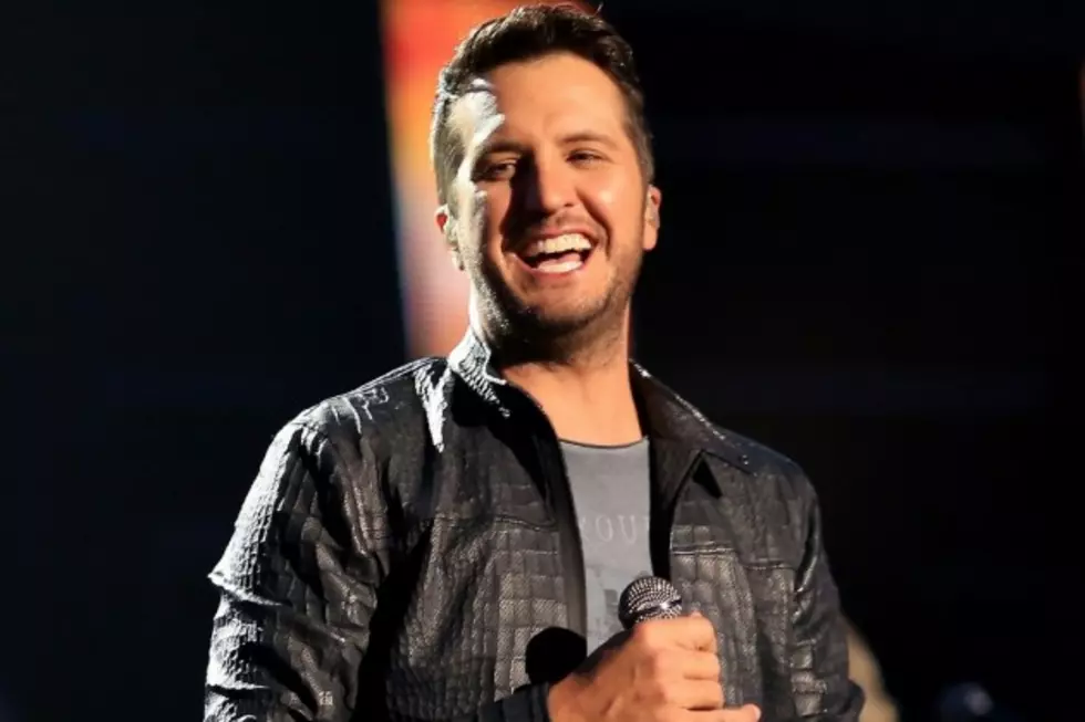 Luke Bryan Shares Re-Write of &#8216;The Christmas Song&#8217;