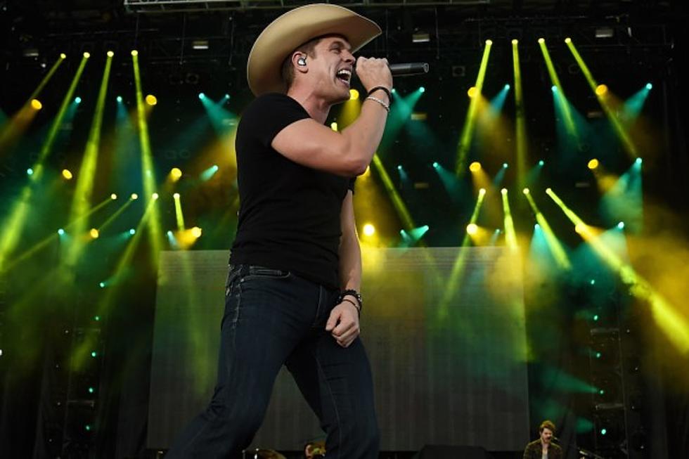 Dustin Lynch Wants Fans to Get Their Phones Out at His Shows