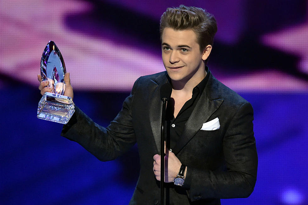 The Band Perry Present Hunter Hayes With People’s Choice Award for Favorite Male Artist