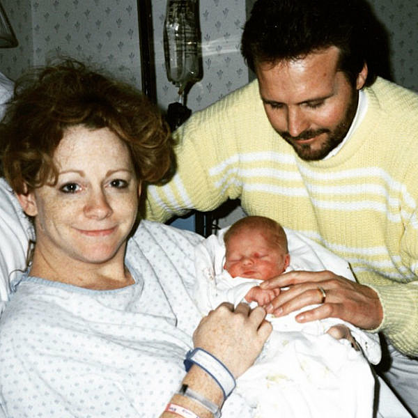 Reba McEntire Honors Late Father with Video for "Just Like Them Horses"
